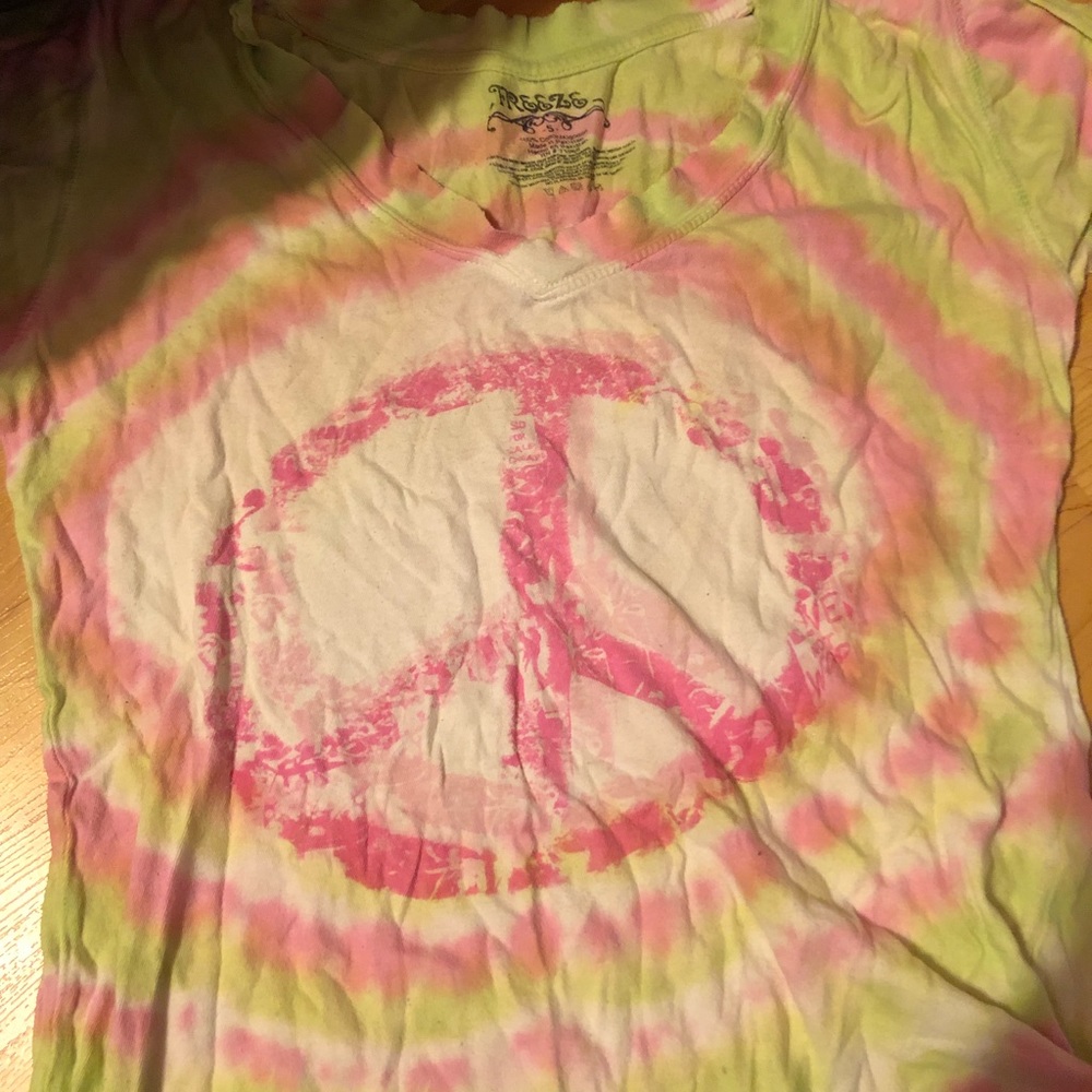 Tie dye peace sign ruffled v Neck